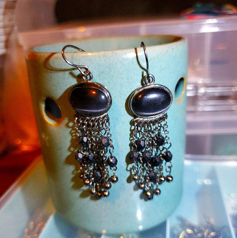 Oval dangle earrings